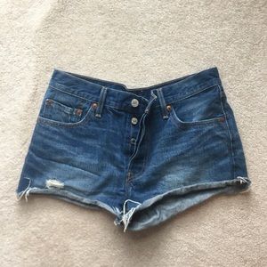 Levi button does cut off shorts 29